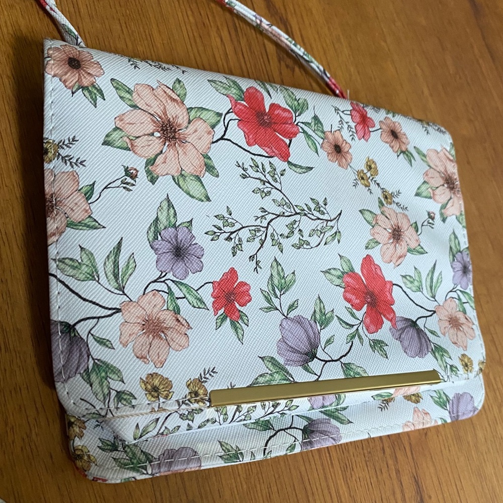 APT. 9 Floral Purse